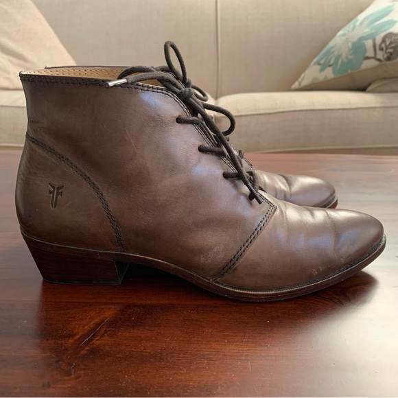 Frye Ruby Chukka Boot - Picture 3 of 12